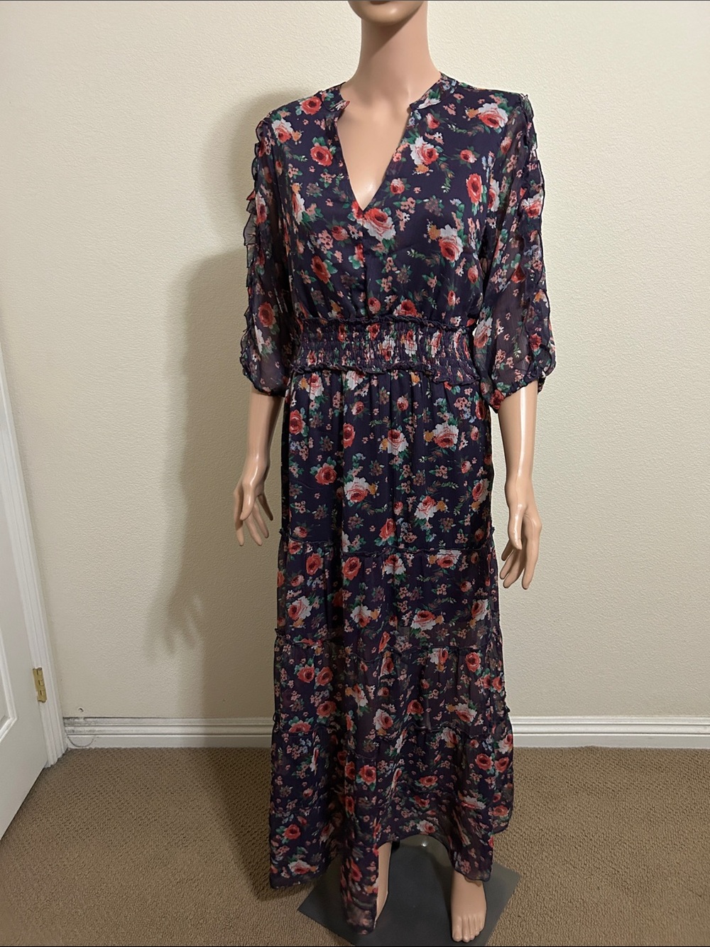 SpyZone Exchange Floral V-Neck Maxi Dress in Purple. Size Medium.